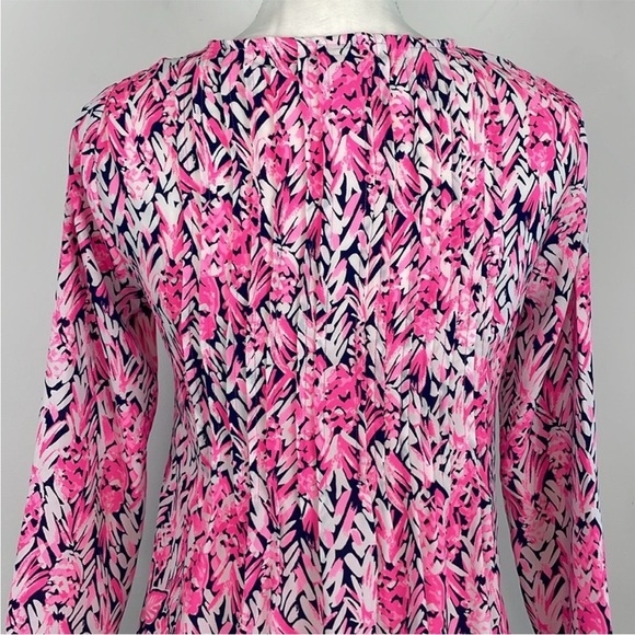 Lily Pulitzer Marilina High Tide Navy Citrus Kiss
Engineered Tunic Top. Size XXS - Picture 9 of 14